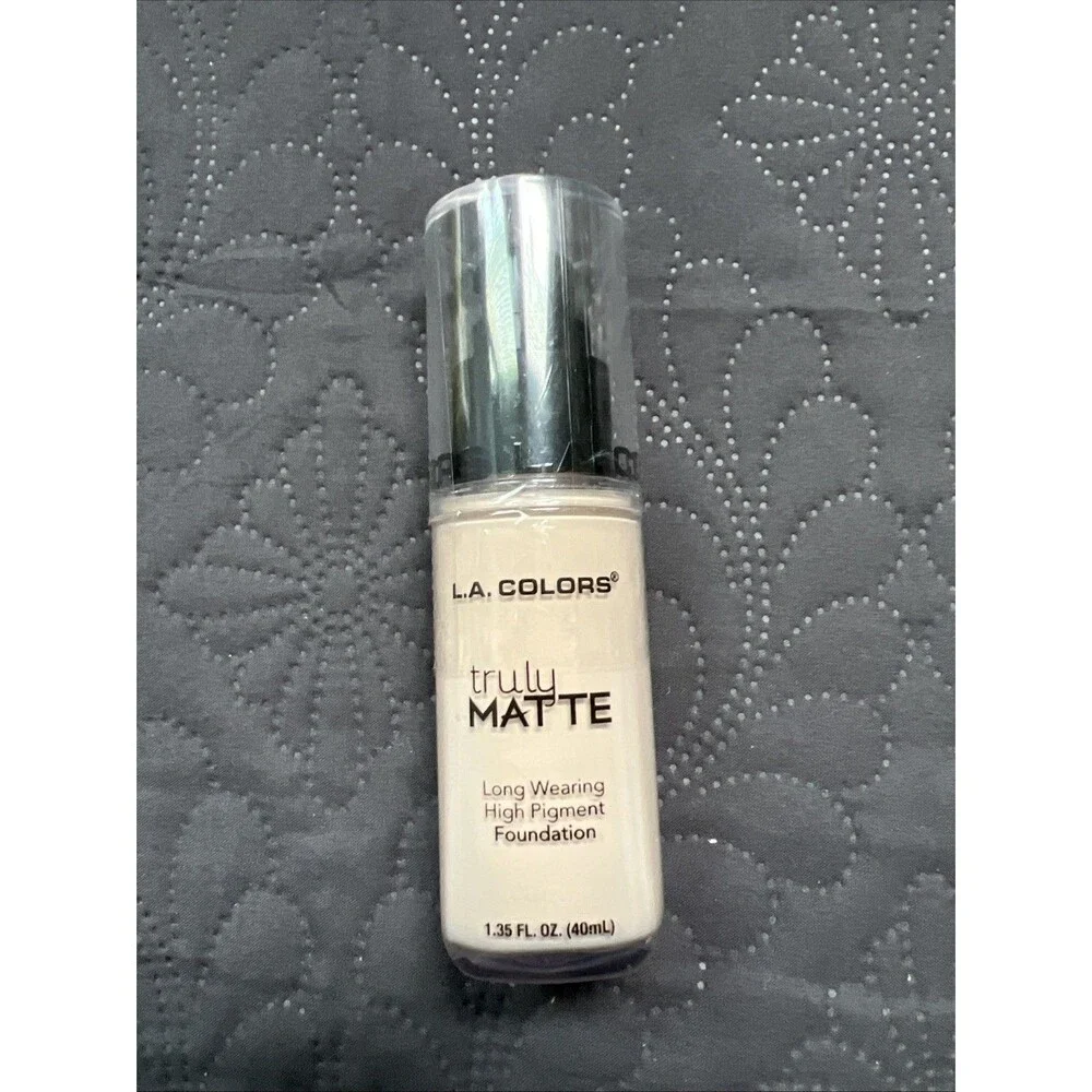 L.A.COLORS Truly Matte Long Wearing High Pigment Foundation CLM351 Porcelain NEW